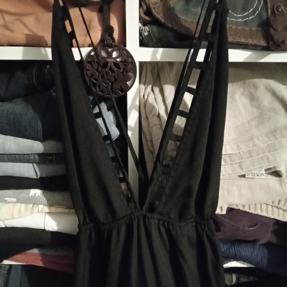 Ali & Kris medium black maxi dress - Picture 2 of 14